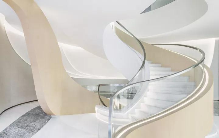 一個讓你仿若穿越時空的科技展廳，展示未來生活形態插圖(3)