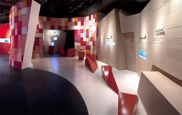 如何營(yíng)造企業(yè)展廳設(shè)計(jì)中空間設(shè)計(jì)的美感?插圖 如何營(yíng)造企業(yè)展廳設(shè)計(jì)中空間設(shè)計(jì)的美感?插圖