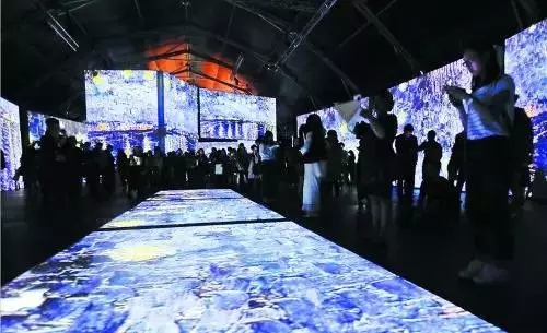 展臺(tái)搭建如何設(shè)計(jì)得更具特色?插圖 展臺(tái)搭建如何設(shè)計(jì)得更具特色?插圖