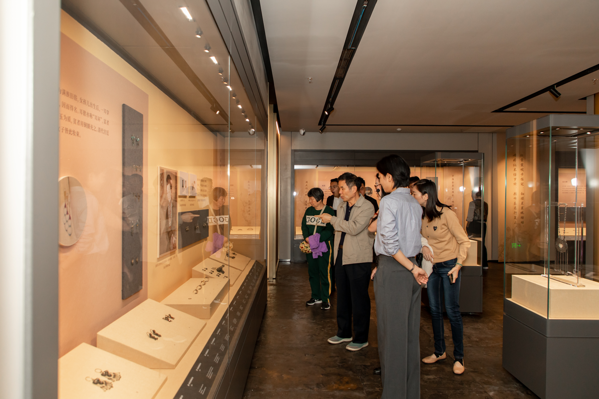 “大灣區(qū)企業(yè)博物館之旅” 巖星一行赴臻寶博物館調(diào)研交流插圖(4)